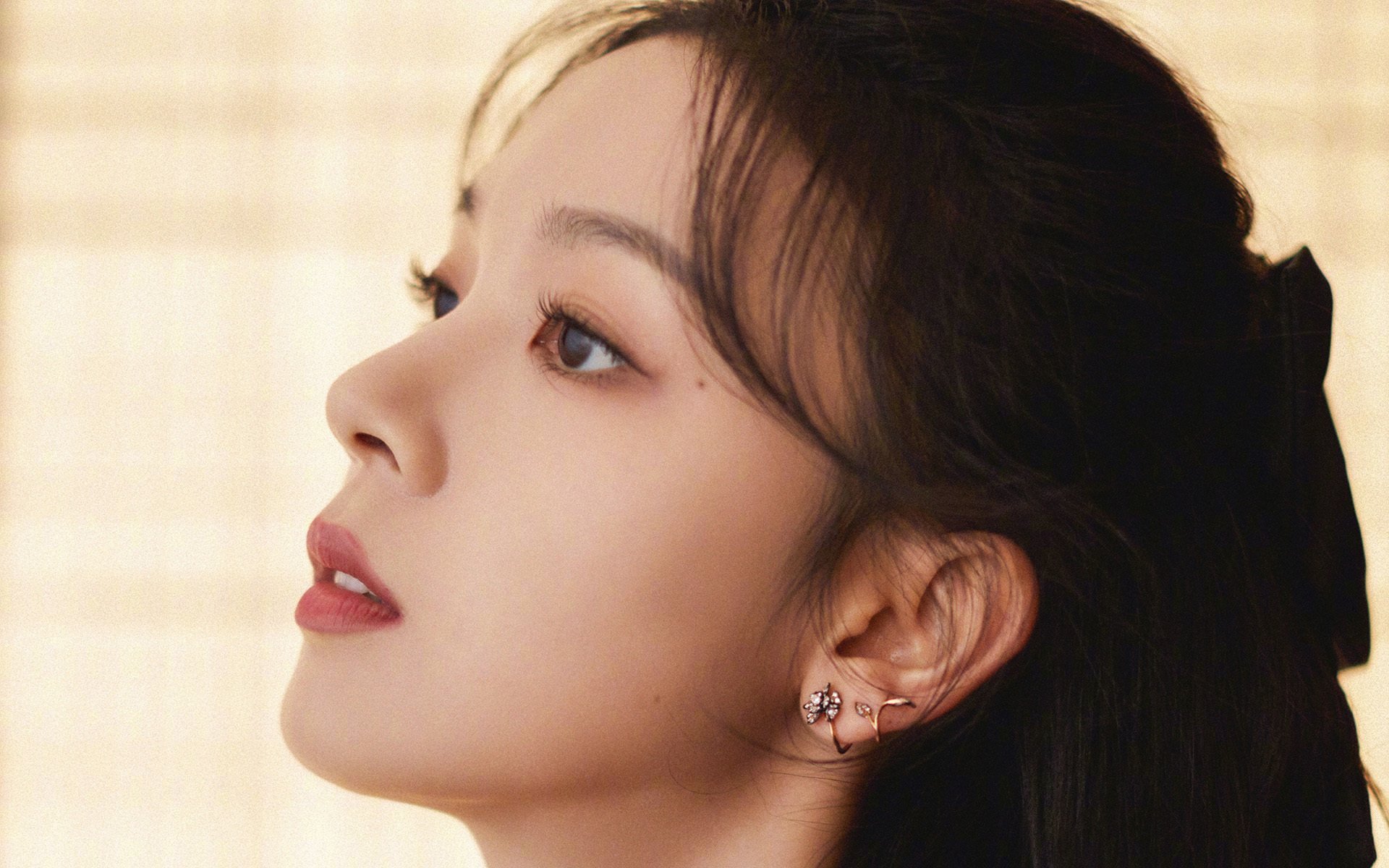 国内足球联赛球队实力逐渐显现，对决频繁，足球联赛排名中国