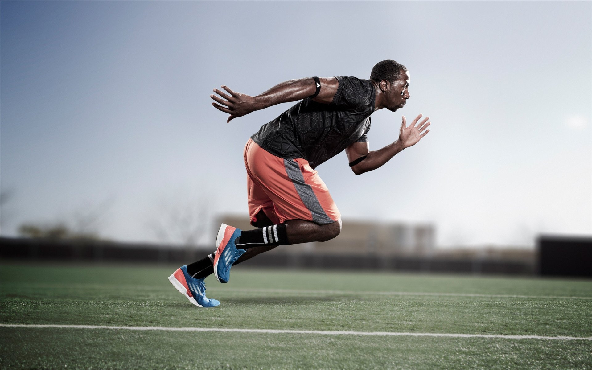 中学生篮球比赛火热开赛,校园体育氛围浓厚,初中篮球赛事